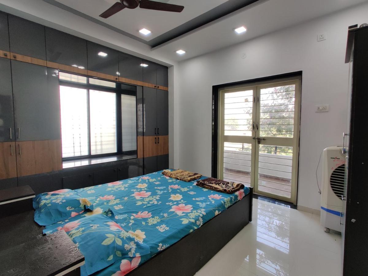 Rajlakshmi Niwas Apartman Szolápur Kültér fotó