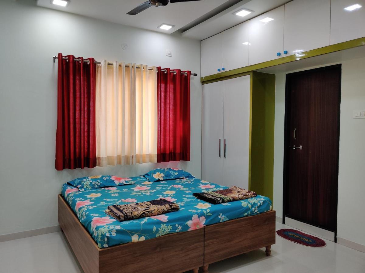 Rajlakshmi Niwas Apartman Szolápur Kültér fotó